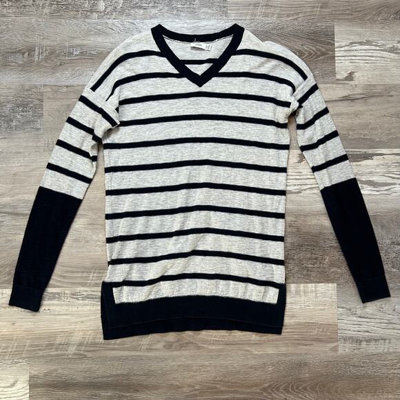Vince 100% Cotton Striped V-Neck Sweater Gray Navy XXS - Picture 1 of 5